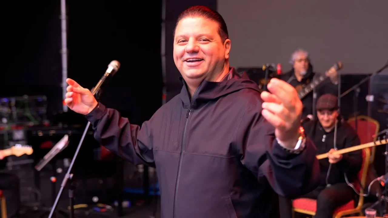 Kubat 5 ayda tam 20 kilo verdi! Ünlü türkücüyü iğne ipliğe dönüştüren teknik konuşuluyor