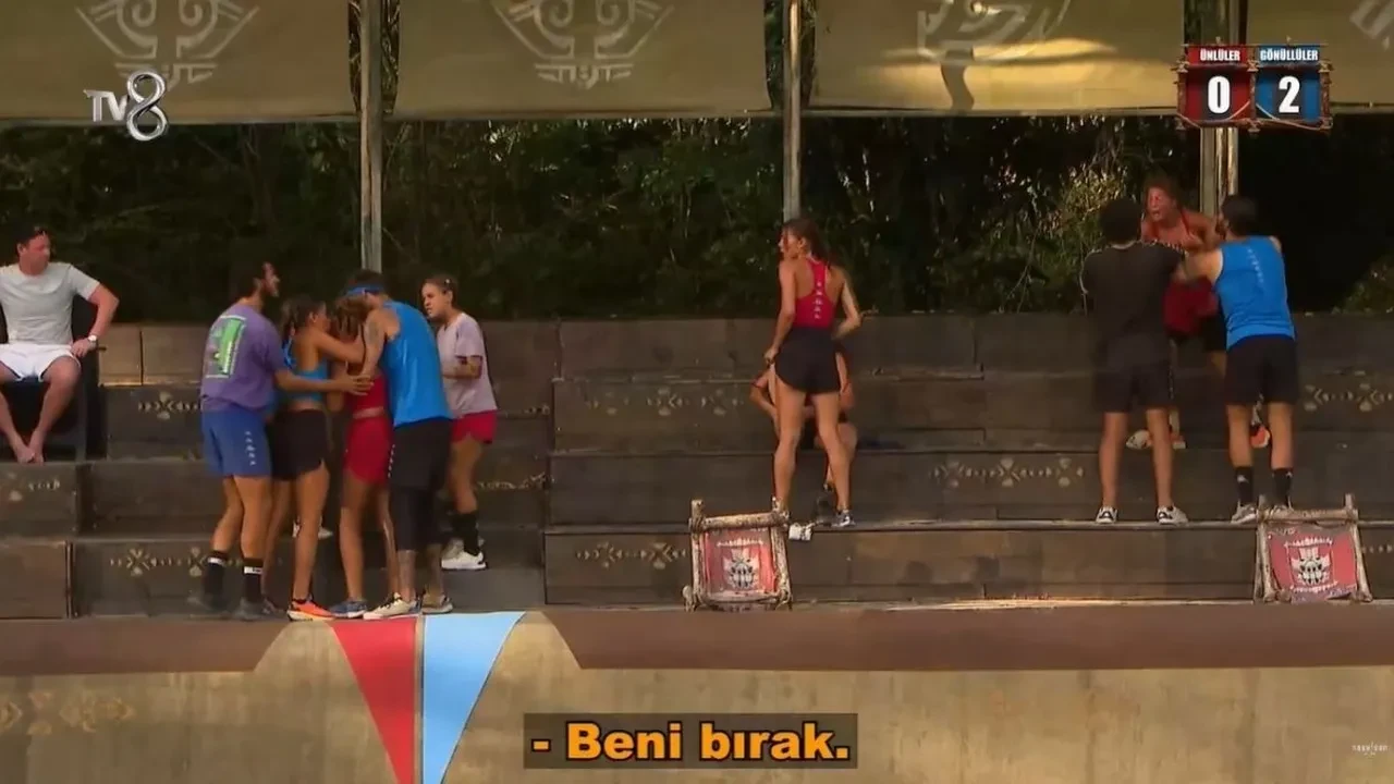 Nisanur ve Serenay kavgasına tepkiler yağıyor! Sosyal medya ayağa kalktı! 