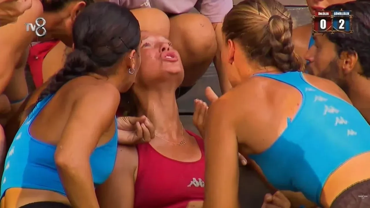 Nisanur ve Serenay kavgasına tepkiler yağıyor! Sosyal medya ayağa kalktı! 