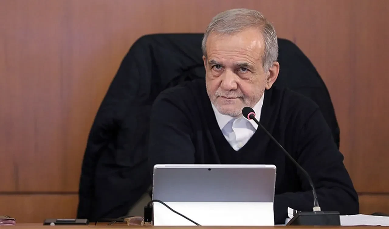 Pezeşkiyan Orta Doğu ülkelerine seslendi: Düşmanlarımızın savaşı topraklarınızdan yönetmesine izin vermeyin