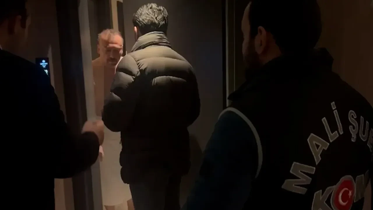 Uşak Belediye Başkanı Özkan Yalım genç sevgililerine belediyeden para yağdırmış! Şoke eden maaş kıyağı