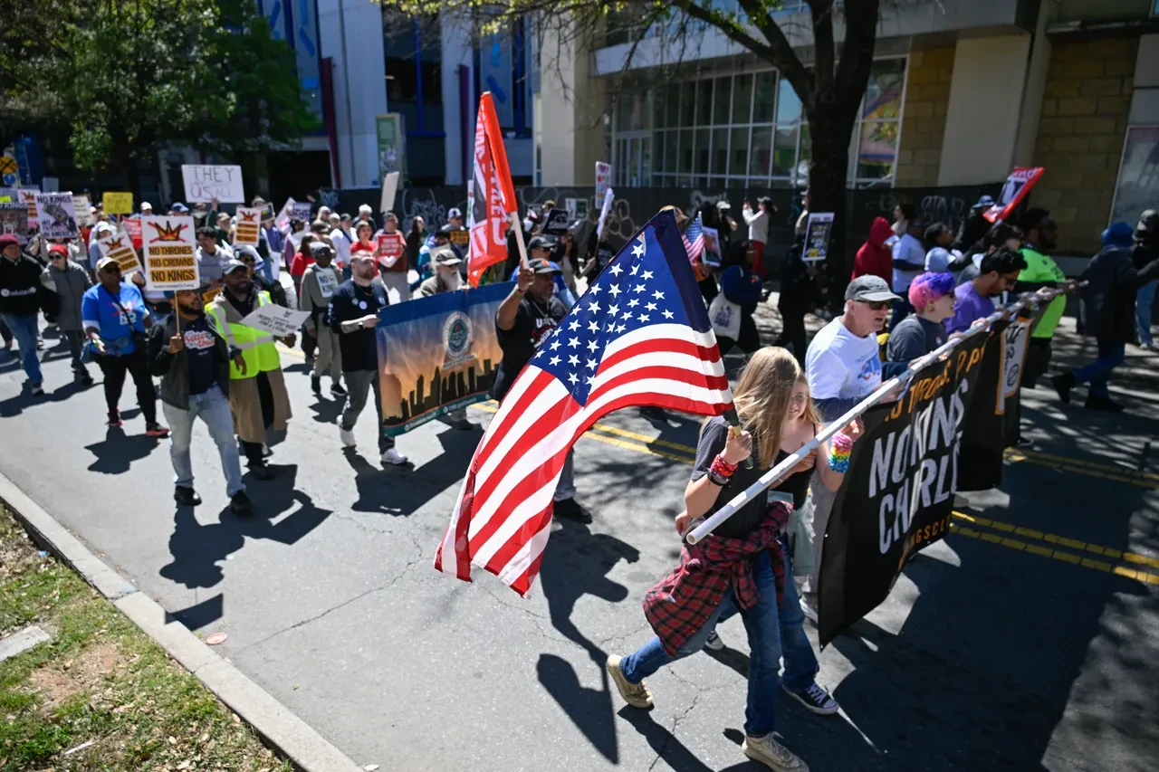ABD'de 'Krallara hayır' protestosu! Donald Trump karşıtları meydanlara indi