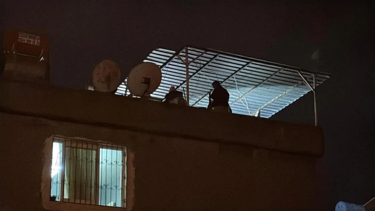 Adana’da müstakil evde şiddetli patlama: 2 ağır yaralı