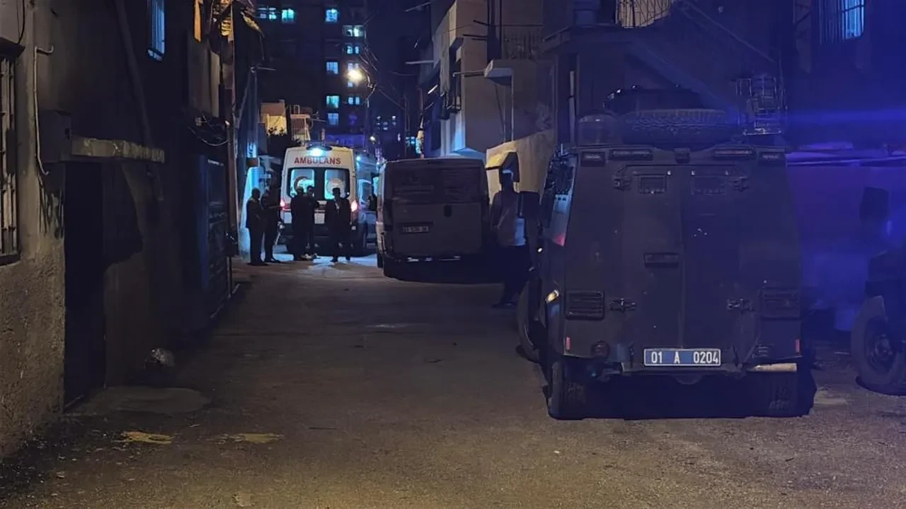 Adana’da müstakil evde şiddetli patlama: 2 ağır yaralı