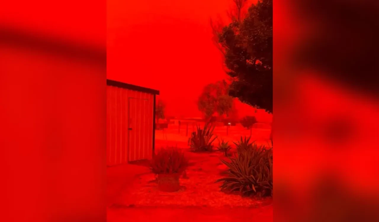 Avustralya'da yer ve gök kızıla büründü! Ülkede hayat adeta durdu
