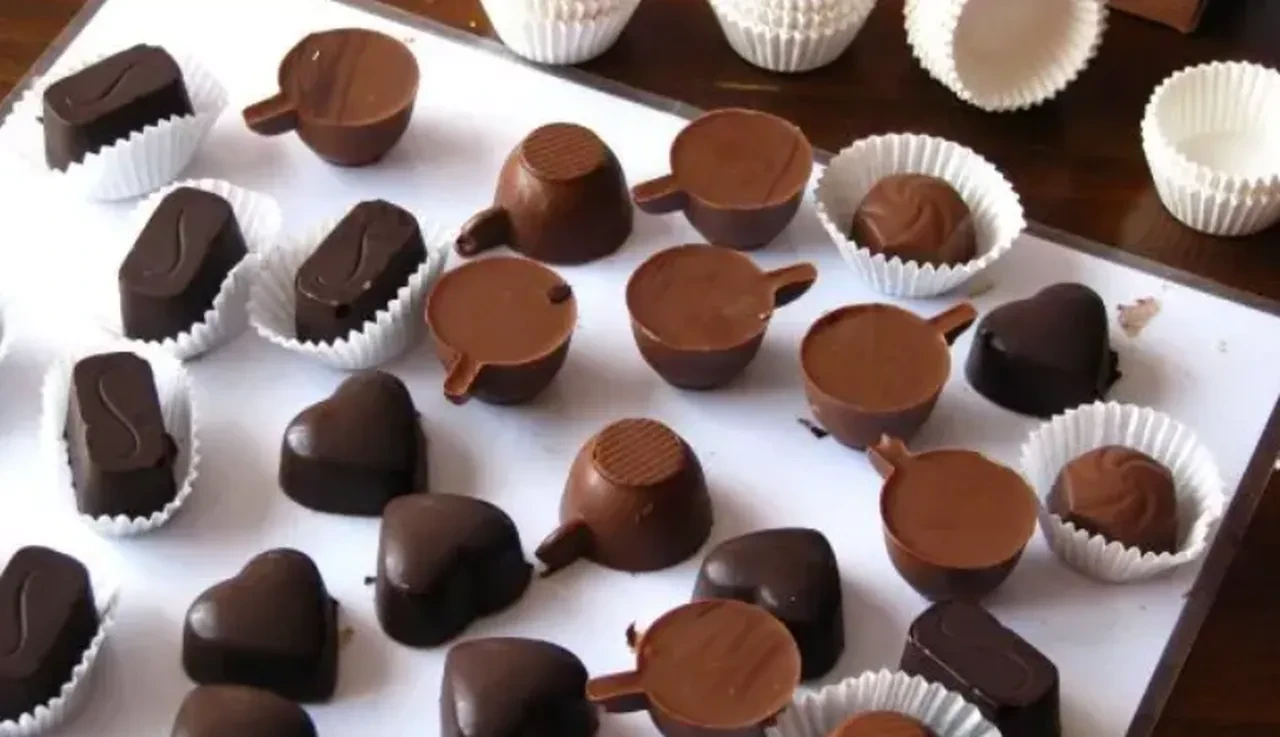 Çağla Şıkel'den sağlıklı, katkısız ve pratik çikolata tarifi! Yapın, sonra beni arayın diyen Şıkel'in çikolata tarifi sosyal medyayı salladı