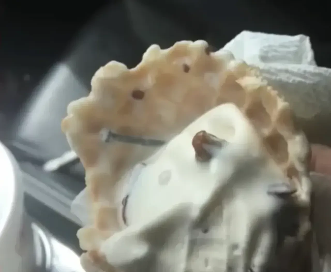 Dondurmasındaki çivi hayatını mahvetti, rekor tazminat aldı