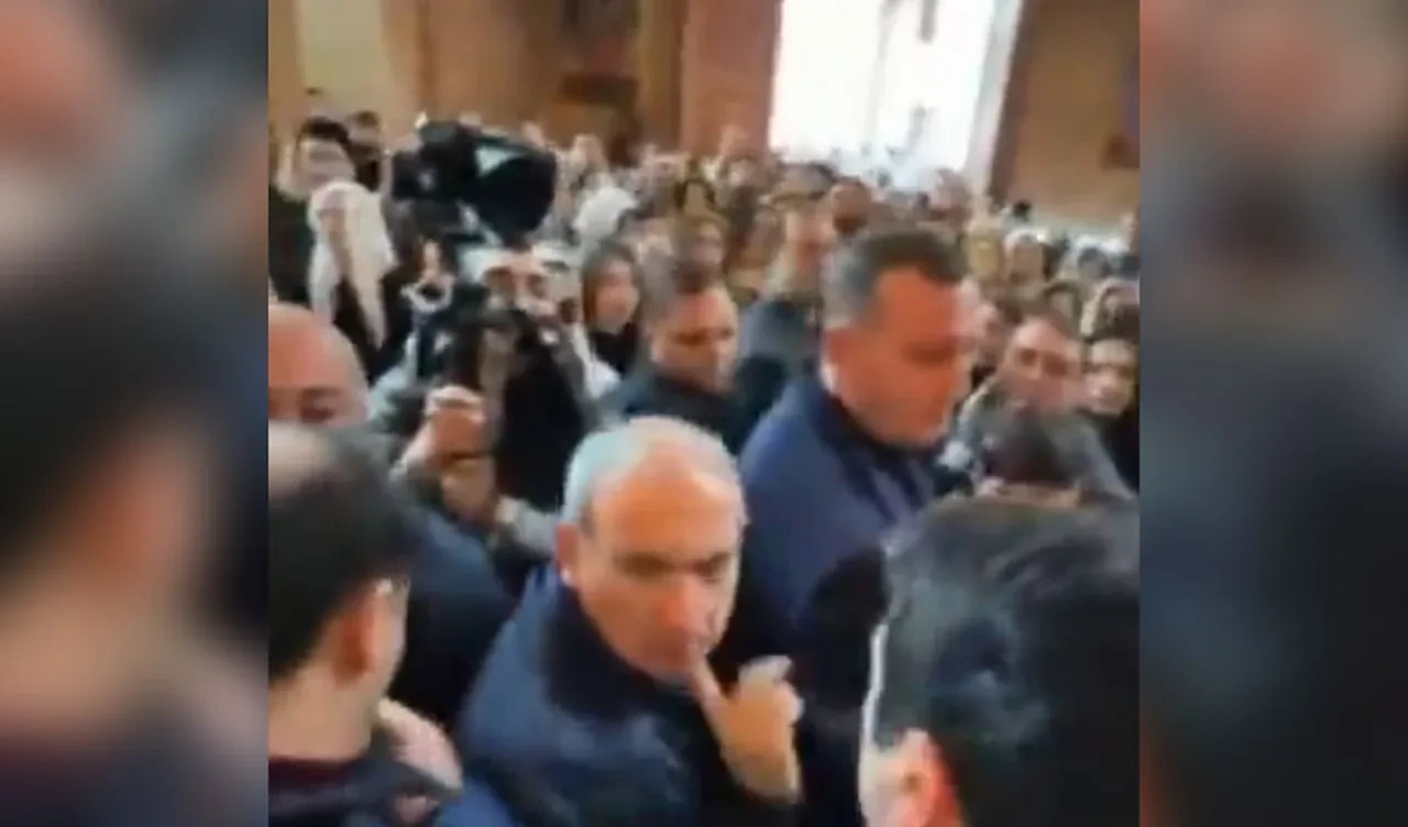 Ermenistan Başbakanı Paşinyan’a kilisede saldırı girişimi! İki kişi gözaltında