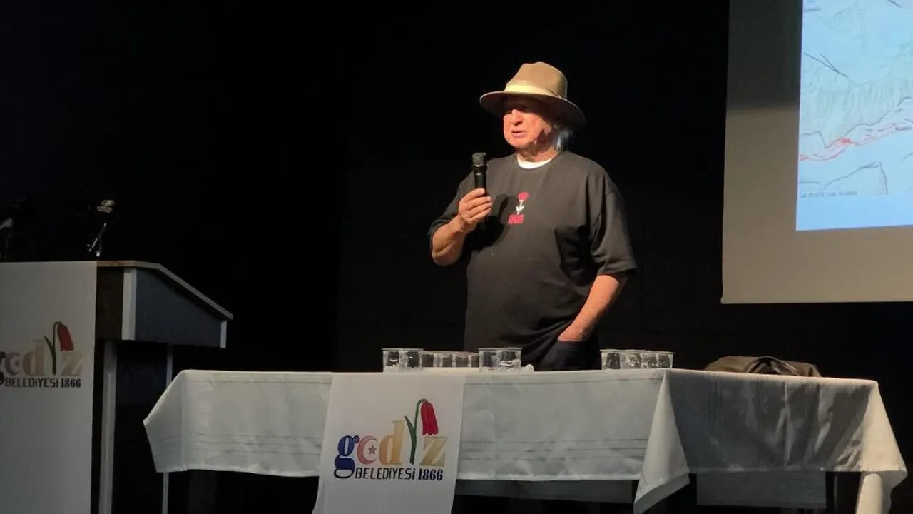 Şener Üşümezsoy net bir dille uyardı: "Fayın stresi bitmedi" Riskin en fazla olduğu bölgeleri açıkladı