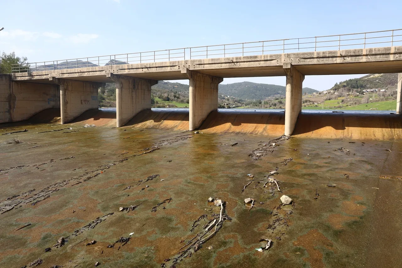 Son 65 yılın en kurak yılında tamamen kurumuştu: Su seviyesi 3 ayda yüzde 100'e ulaştı