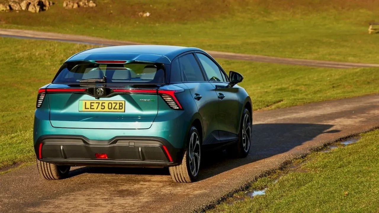 Yarı katı hal bataryalı ilk seri üretim elektrikli MG Avrupa yolunda