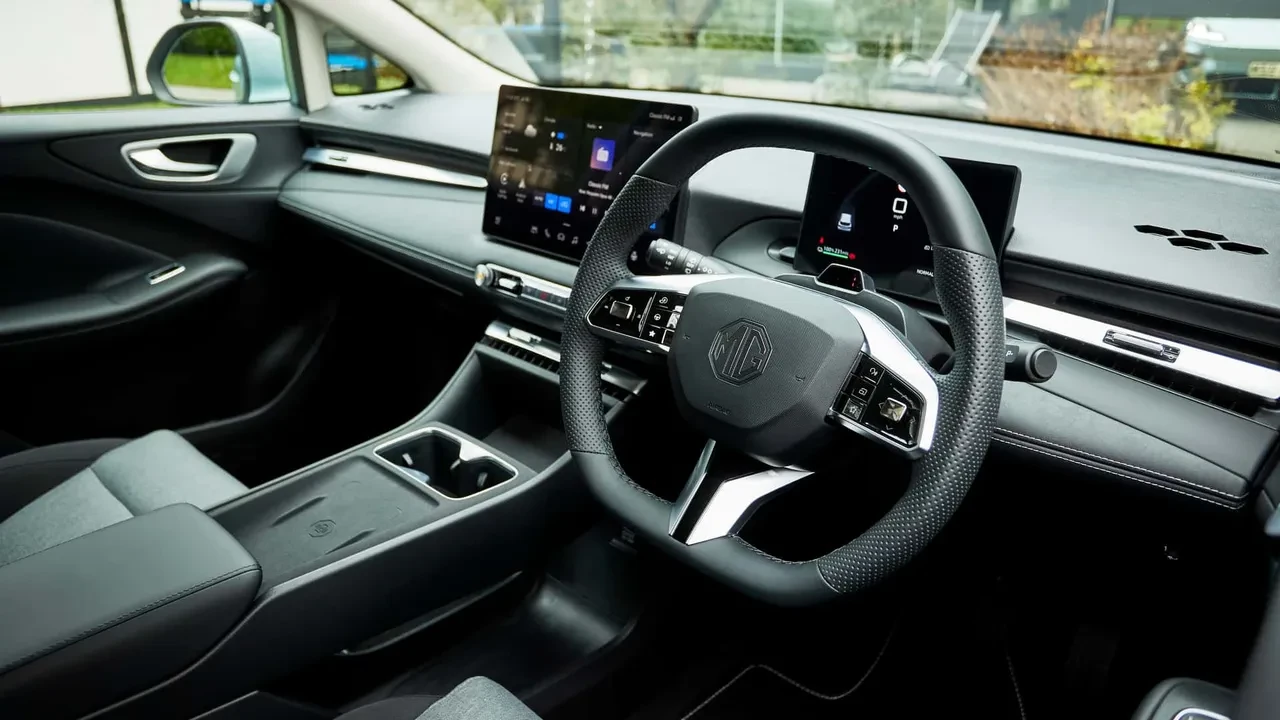 Yarı katı hal bataryalı ilk seri üretim elektrikli MG Avrupa yolunda