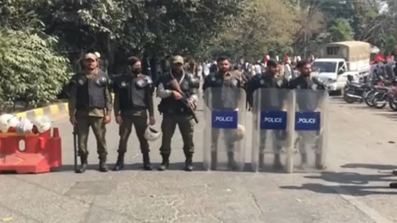 ABD'nin Lahor Konsolosluğu'nda yeni önlemler! Çevik kuvvet polisleri görevlendirildi