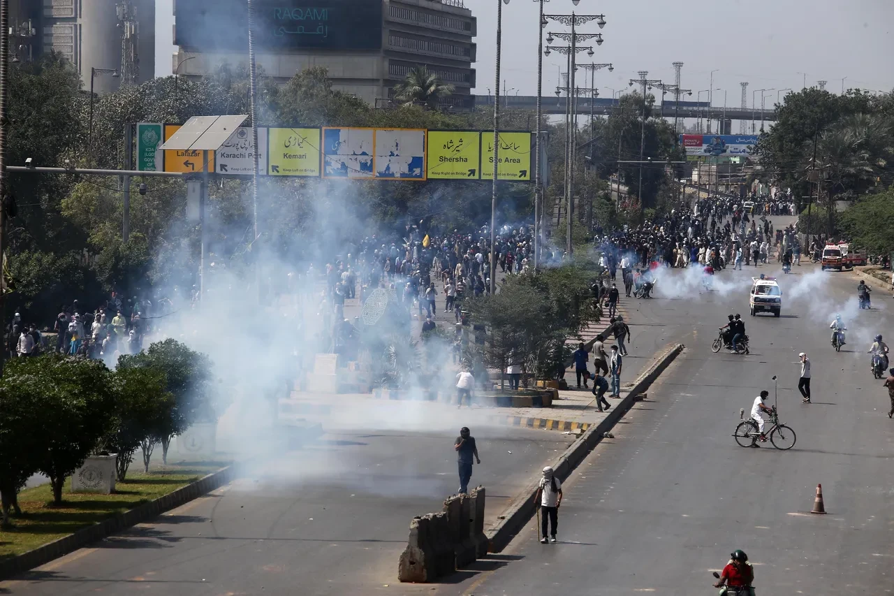 ABD'nin Lahor Konsolosluğu'nda yeni önlemler! Çevik kuvvet polisleri görevlendirildi
