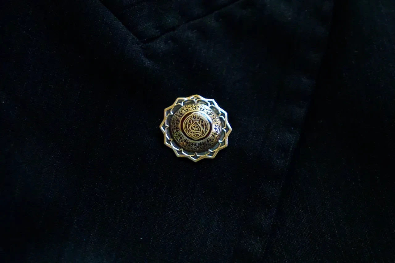 Devlet Bahçeli'den dikkat çeken yüzük ve rozet! İran savaşına Yusuf Suresi ile mesaj