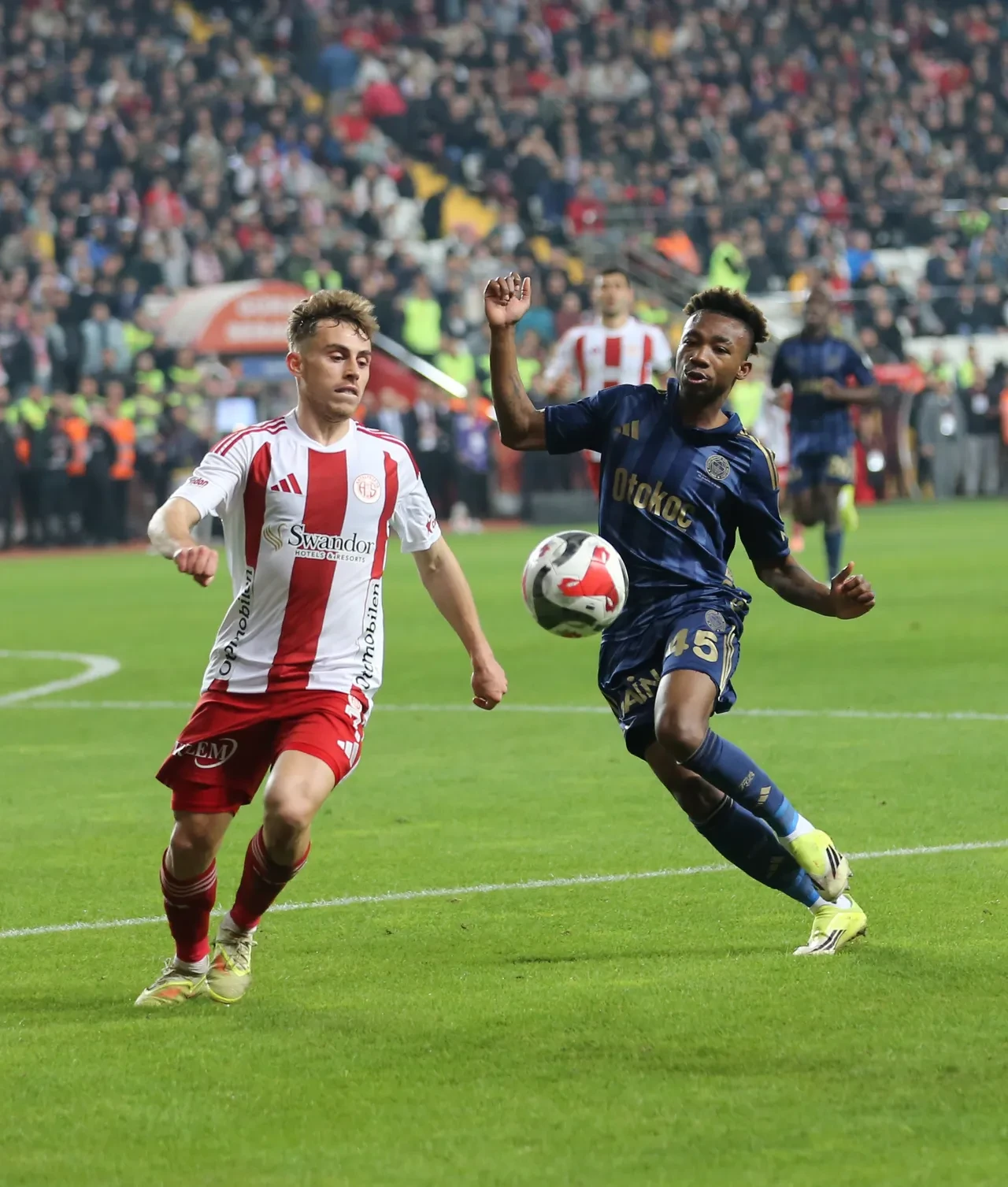 Fenerbahçe transferde gençlik operasyonunu başlattı: Tedesco onay verdi, Belçika'nın yıldızı geliyor