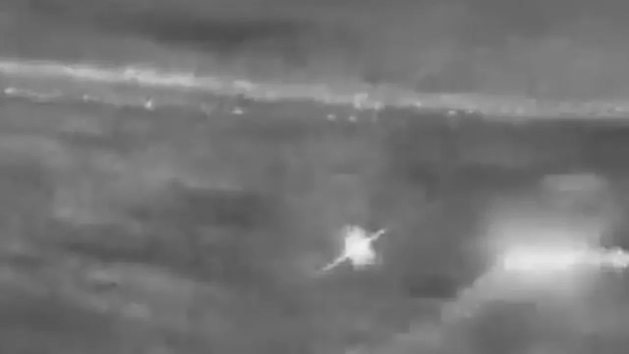 İngiltere'nin, İran İHA'sını vuruş anı kamerada