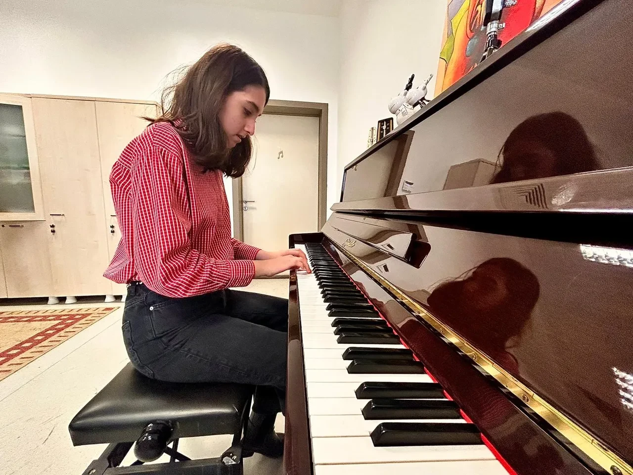 Konuşmadan önce müziği öğrendi: Ankara'da yaşayan Lidya, milyonda bir görülen yeteneğiyle dikkat çekiyor