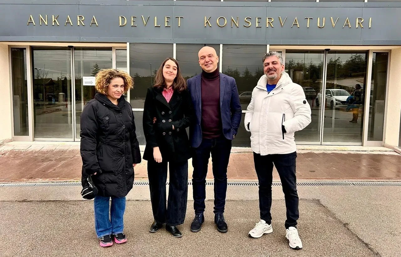 Konuşmadan önce müziği öğrendi: Ankara'da yaşayan Lidya, milyonda bir görülen yeteneğiyle dikkat çekiyor