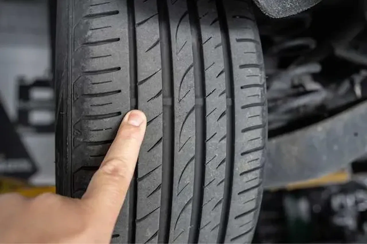 100 km hıza çıkınca arabanız beşik gibi sallanıyorsa aman dikkat! Gerçek sebebini duyunca çok şaşıracaksınız!