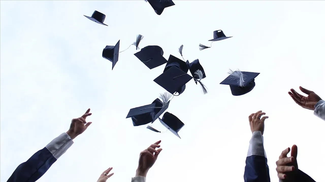 18–25 yaş arası gençlere devletten her ay 28 bin 75 TL! Başvuru şartları belli oldu