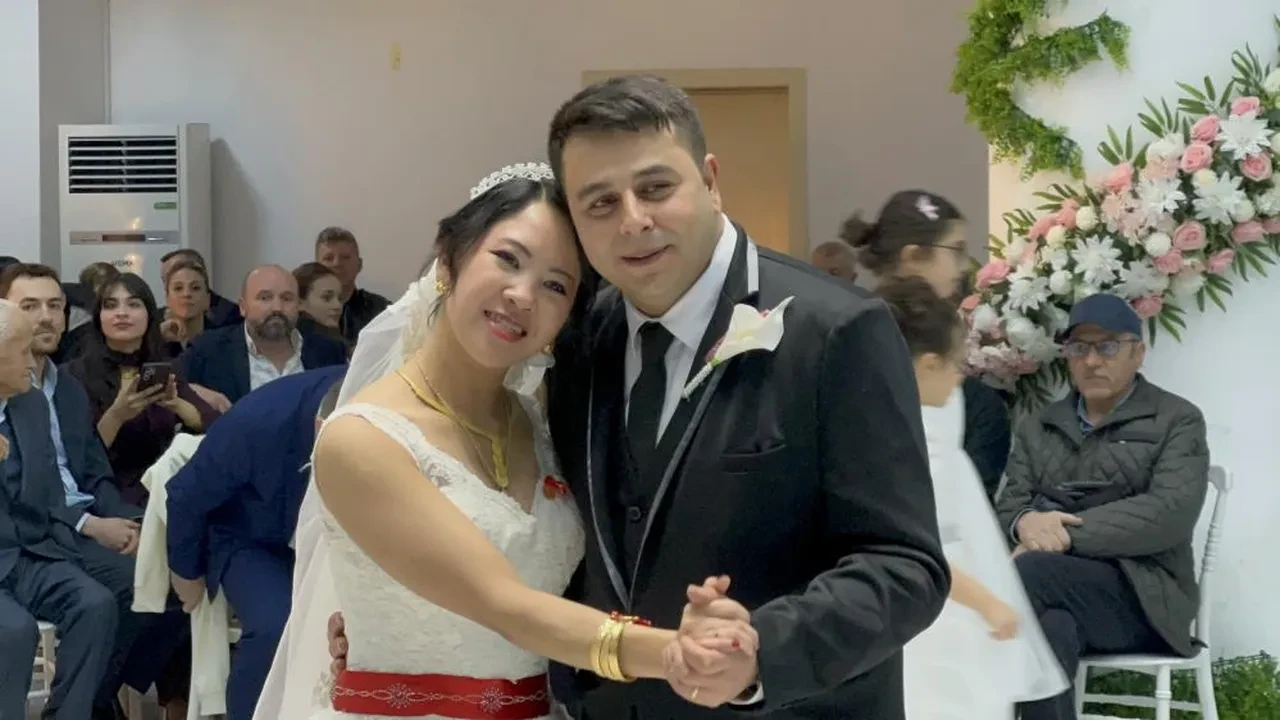 Aşkı savaş oyununda buldu! 'Bro' dediği kişiyle nikah masasına oturdu