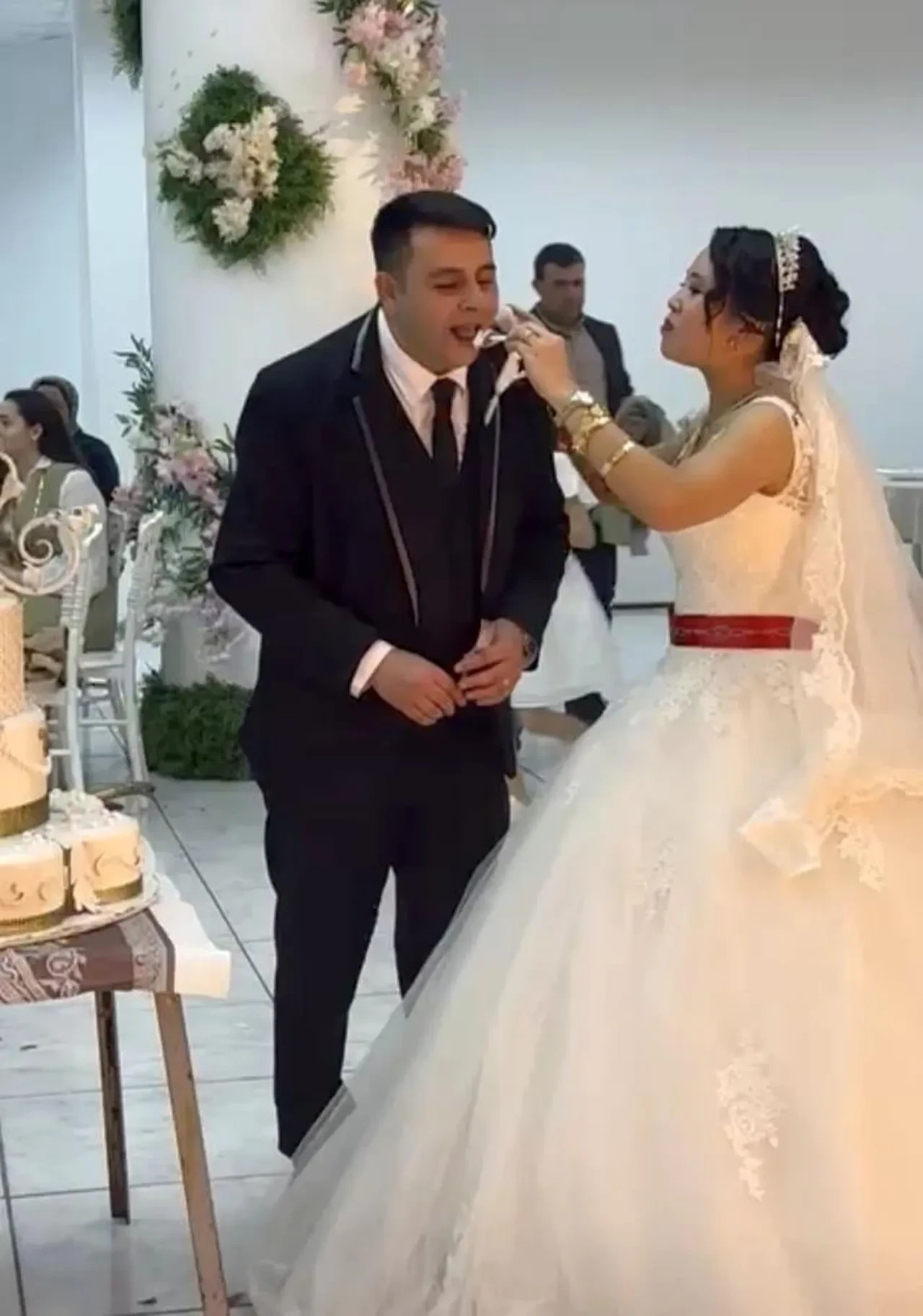 Aşkı savaş oyununda buldu! 'Bro' dediği kişiyle nikah masasına oturdu
