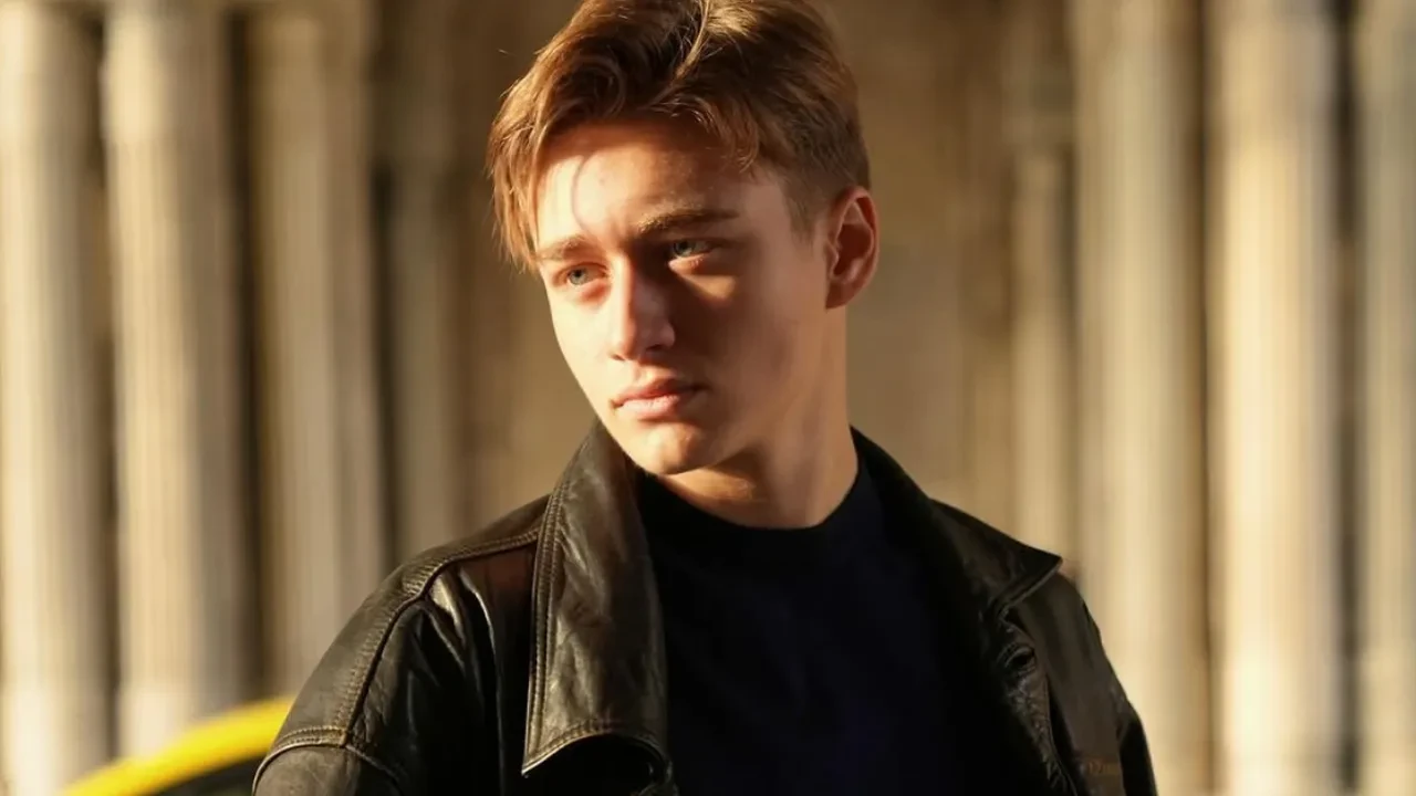  Çirkin dizisinde Çağlar Ertuğrul'un gençliğini oynayan Ali Talha Gürbüz kimdir? Ali Talha Gürbüz kaç yaşında nereli?