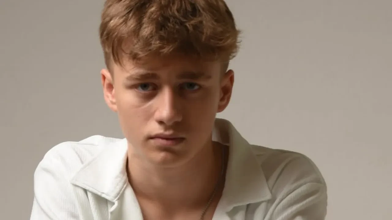  Çirkin dizisinde Çağlar Ertuğrul'un gençliğini oynayan Ali Talha Gürbüz kimdir? Ali Talha Gürbüz kaç yaşında nereli?