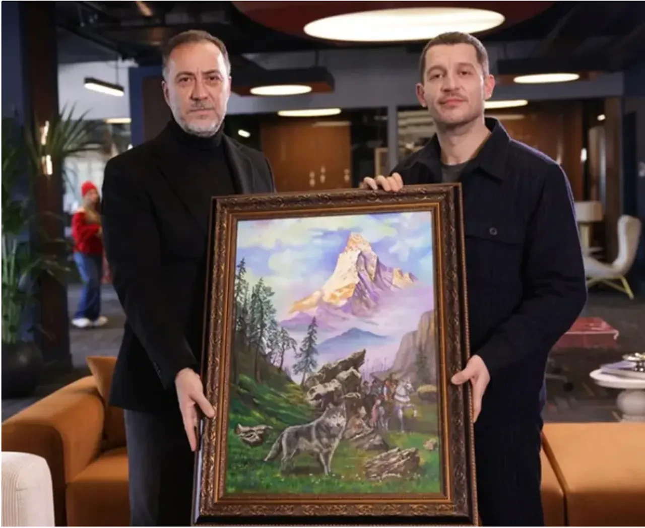 Devlet Bahçeli'nin hediyesi Uraz Kaygılaroğlu'na ulaştı 