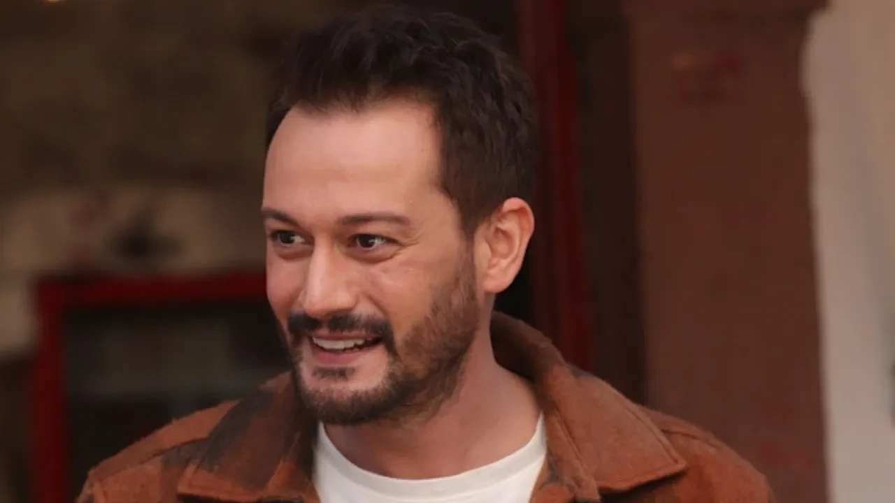 İsmail Hacıoğlu ve Burak Serdar Şanal’ın ilk sahne benzerliği! Cennetin Çocukları 26. Bölümdeki o  sahne sosyal medyada gündem oldu! 