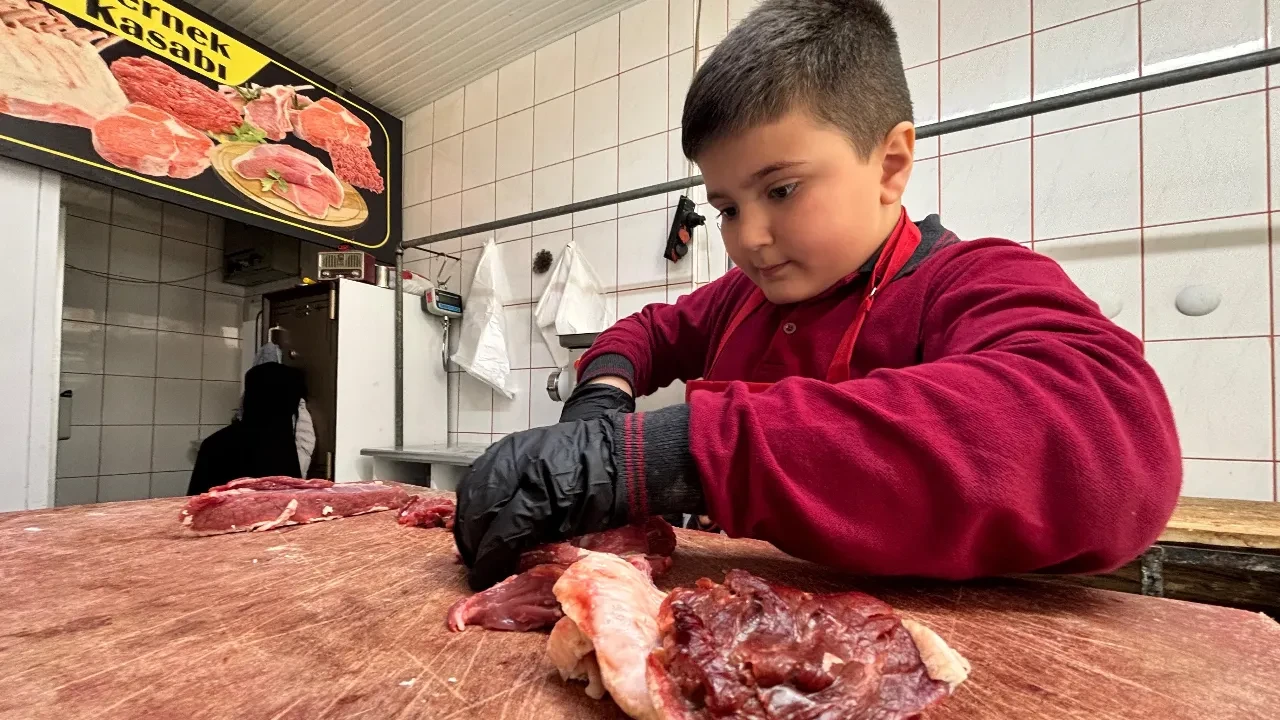 Küçük yaşta büyük ustalık: 10 yaşındaki ‘Junior Kasap’ ilgi odağı