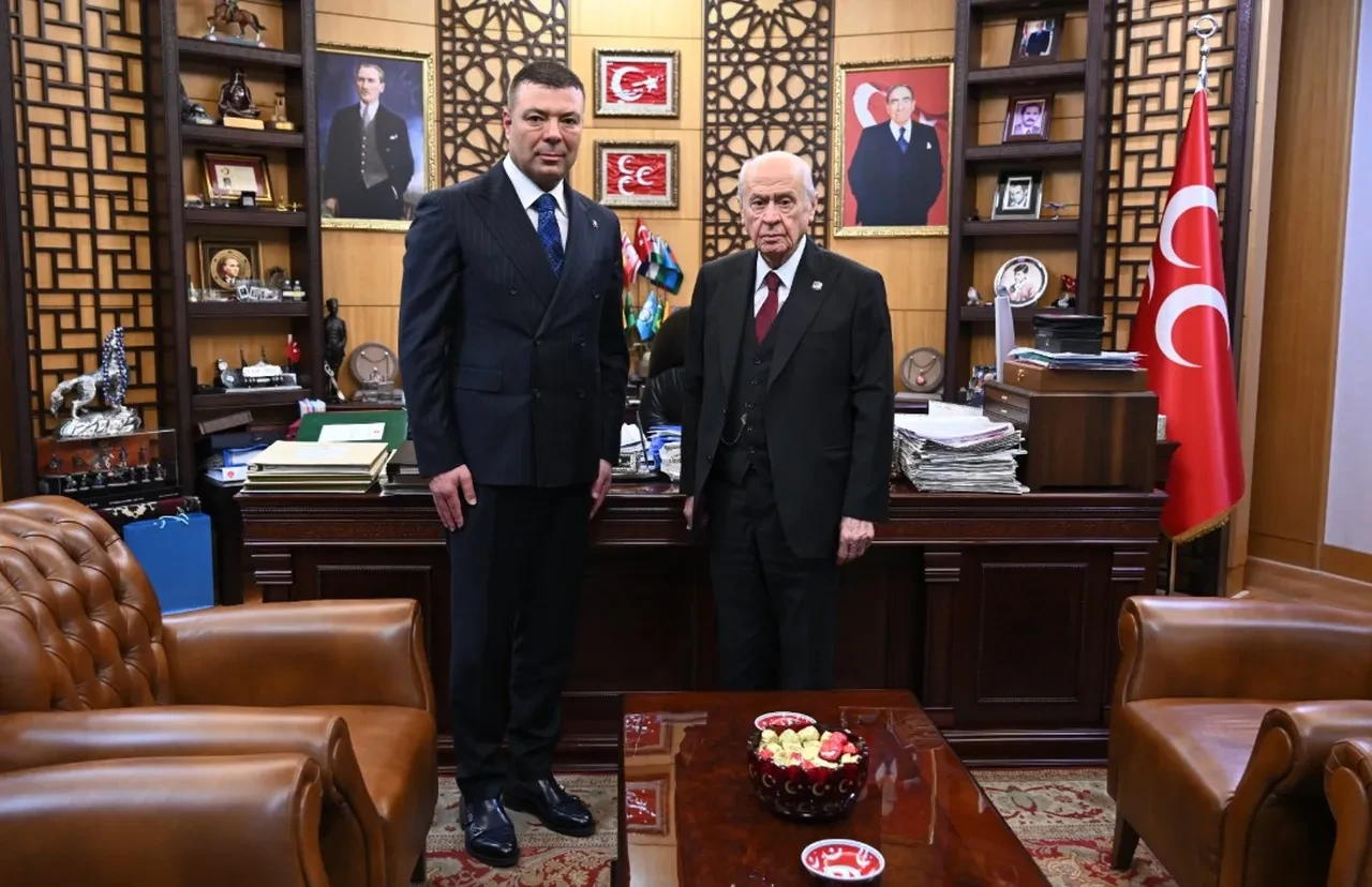 MHP'de İzzet Ulvi Yönter'in yerine Özgür Bayraktar atandı