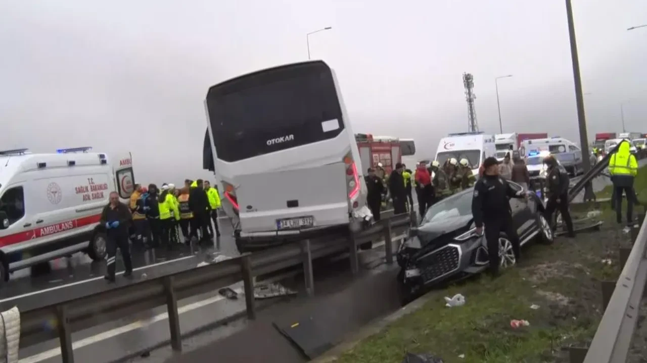 Polisleri taşıyan servis kaza yaptı! Acı haber geldi: Şehidimiz var