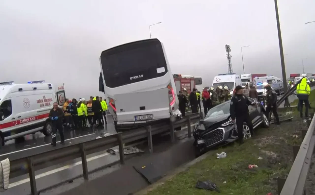 Polisleri taşıyan servis kaza yaptı! Şehit olduğu açıklanmıştı: Kalp masajıyla hayata döndürüldü