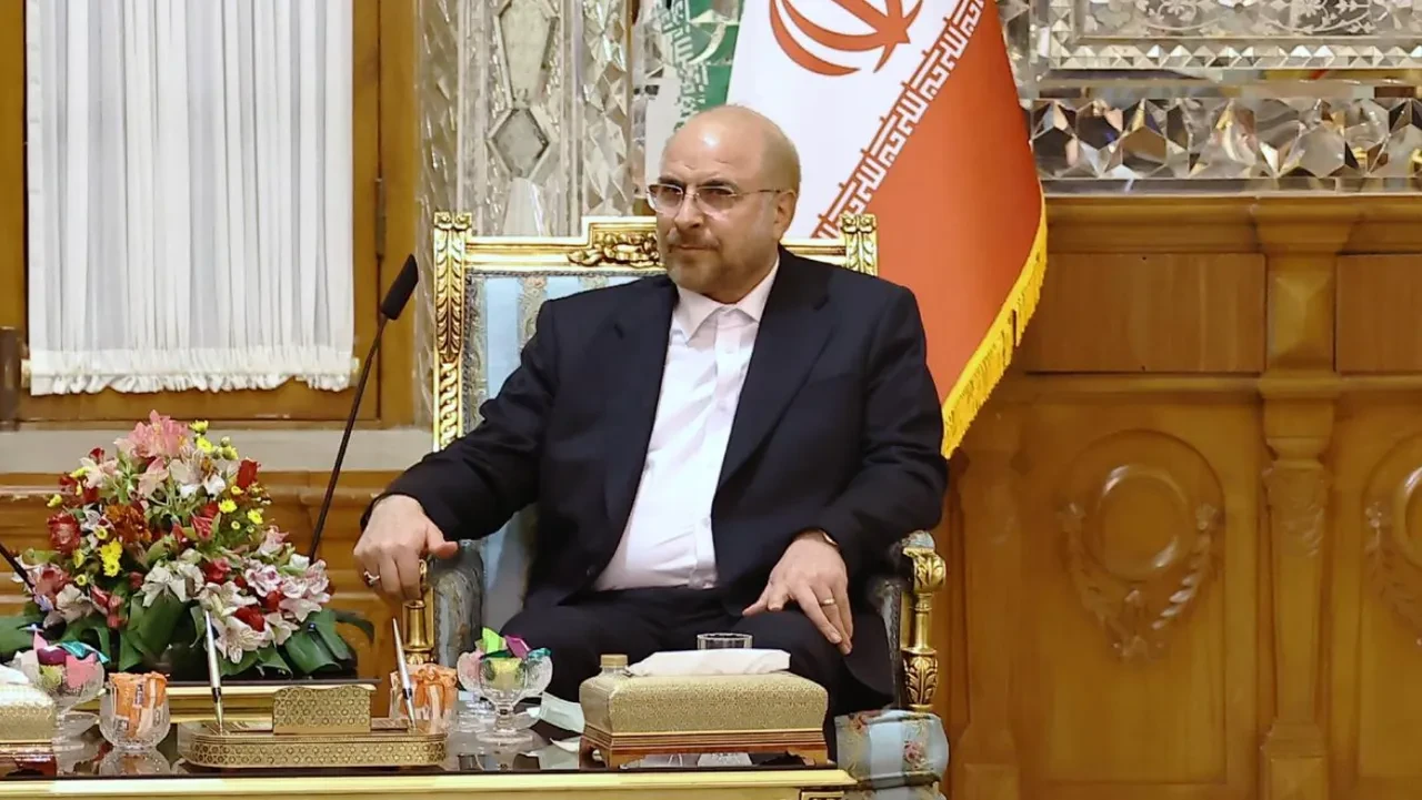 Trump İran'da görüştükleri ismi açıkladı! "Muhatabımız Kalibaf, Mücteba Hamaney’in durumu çok kötü"