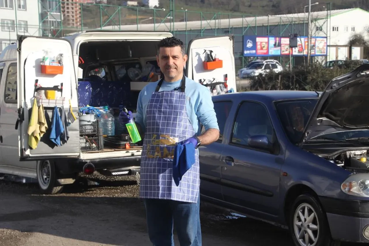 Yöneticiliği hemen bıraktı! Suya sabuna dokunmadan para kazanıyor