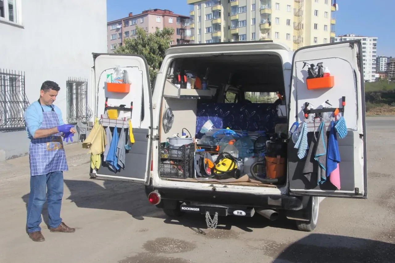 Yöneticiliği hemen bıraktı! Suya sabuna dokunmadan para kazanıyor
