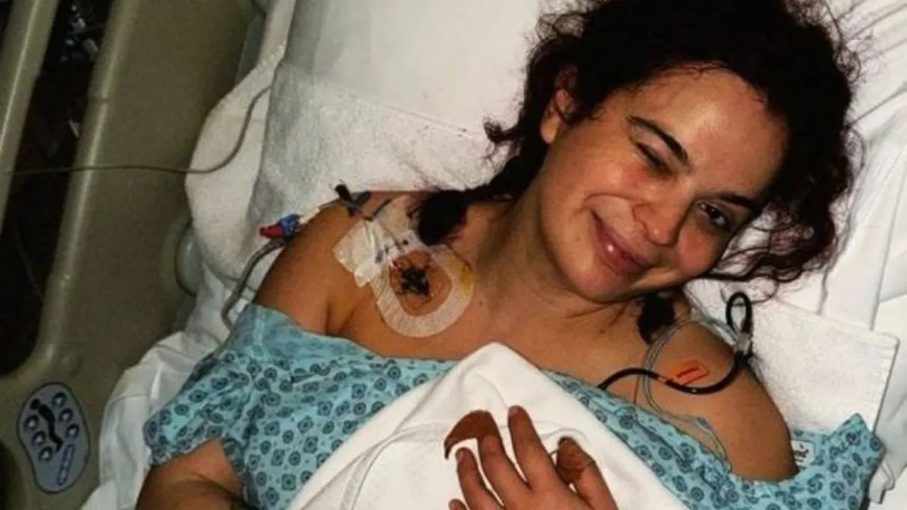 Aslı Bekiroğlu gözyaşları içerisinde açıkladı! Ünlü oyuncu 6 kez operasyon geçirmişti