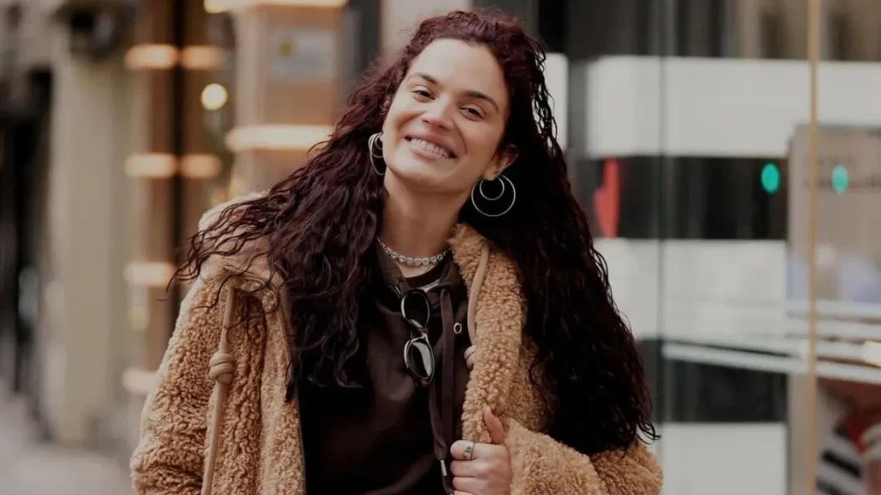 Aslı Bekiroğlu gözyaşları içerisinde açıkladı! Ünlü oyuncu 6 kez operasyon geçirmişti