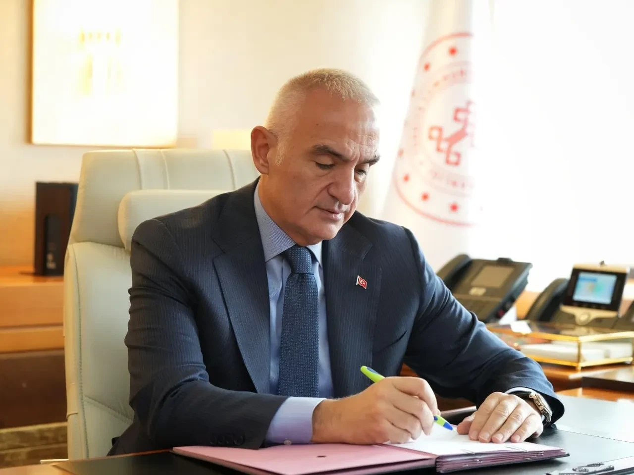 Bakan Ersoy duyurdu! Kanada'dan Türkiye'ye tarihi iade!