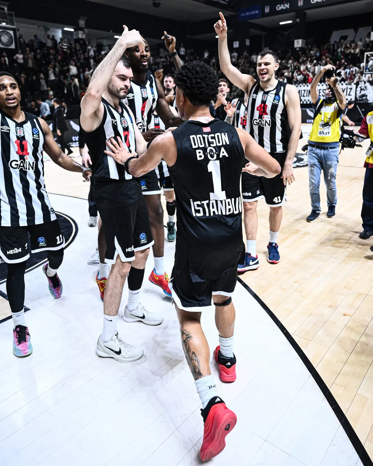 Beşiktaş Gain EuroCup yarı finalindeki Türk derbisini kazandı!
