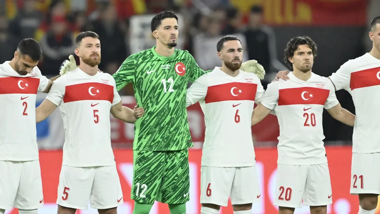 Beşiktaş'ın ' A Milli Takım' paylaşımı gündem oldu! Altay Bayındır detayı