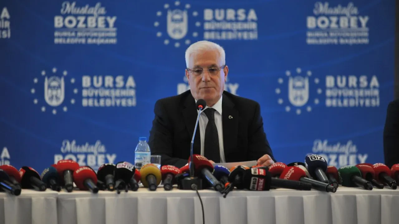 Bursa Büyükşehir Belediyesi'ne operasyon: Belediye Başkanı Mustafa Bozbey gözaltında