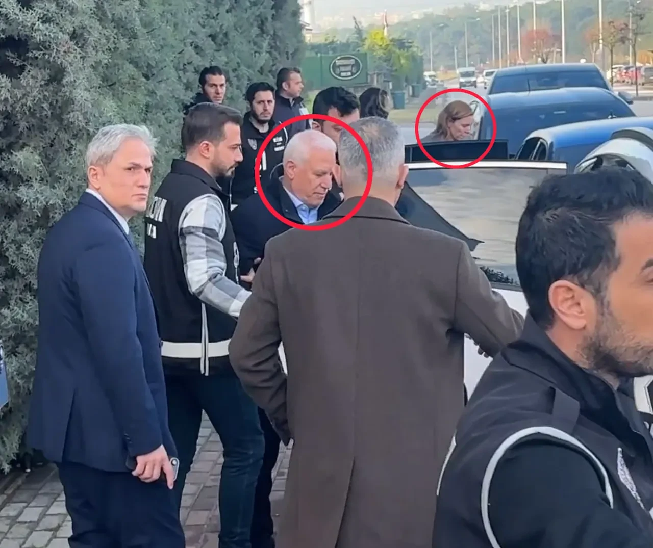 Bursa Büyükşehir Belediyesi'ne operasyon: Belediye Başkanı Mustafa Bozbey gözaltında