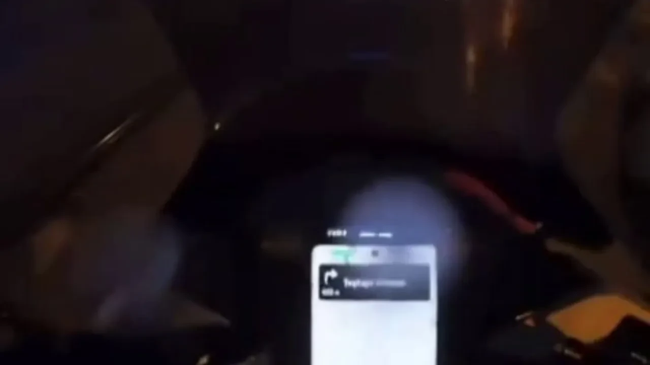 Çukuru fark edemeyince yerle bir oldu! Kaza anı kask kamerasında