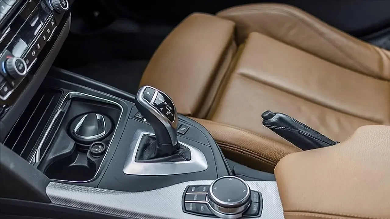 Debriyaja veda: 8 dev marka manuel vites defterini kapatıyor