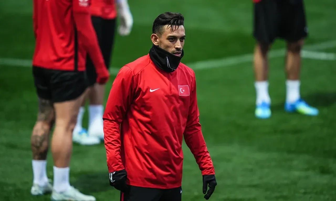 İrfan Can Kahveci havai fişek patlatan taraftarlara net bir mesaj verdi!