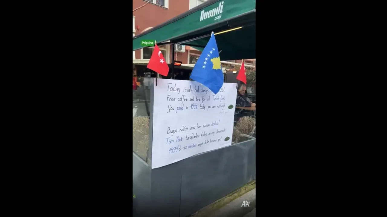 Kosova Priştine’de vefa örneği: Bir kafenin girişine asılan yazı görenleri duygulandırdı!