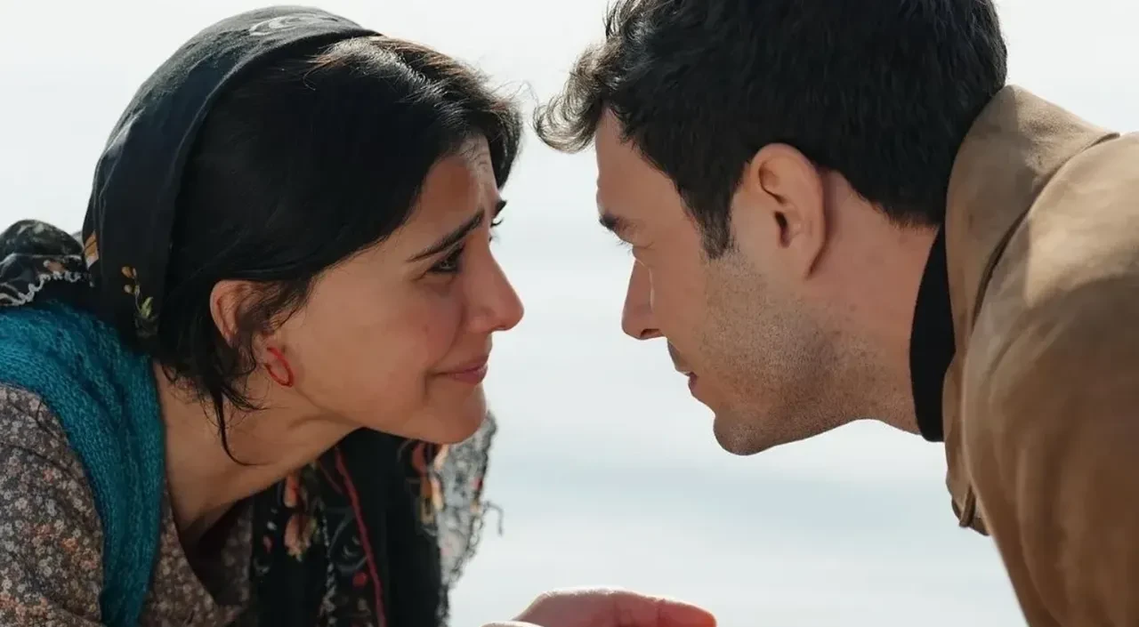 Sevdiğim Sensin dizisinde çalan şarkının adı ne, kim söylüyor? Sevdiğim Sensin dizisinde çalan Kan Çiçekleri türküsünün sözleri!